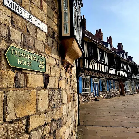 Chapter House Casa vacanze