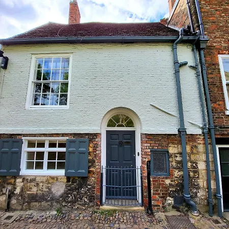 Chapter House بيت للعطل