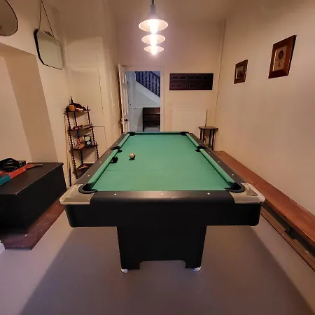 بيت للعطل Chapter House