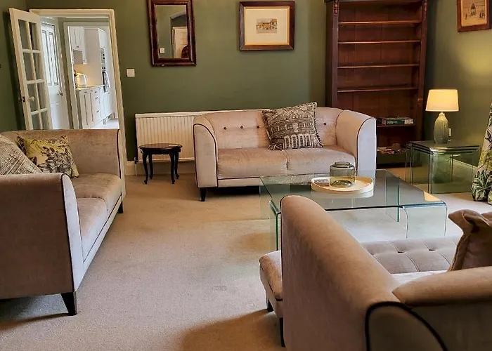 Holiday home Chapter House *