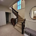 בית נופש Chapter House