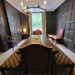 בית נופש Chapter House *